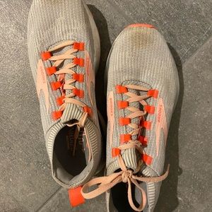 Brooks Ricochet light wear just need cleaning